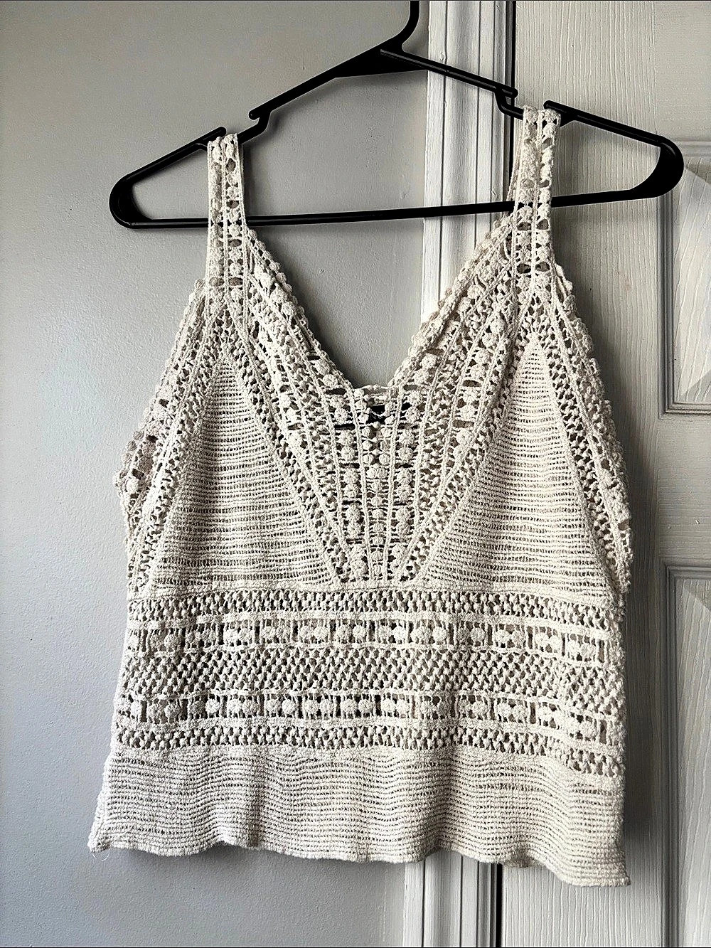Avenue Crochet Knit Tank Top in Cream Like New